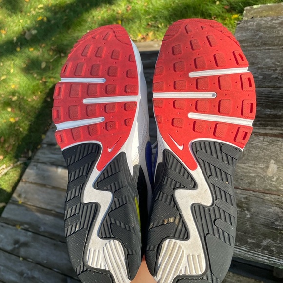 Nike Unisex Air Max White Blue Red Sneakers Like New Condition - Picture 6 of 9